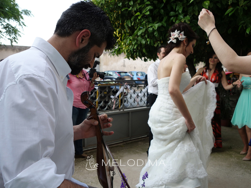 Moving Cretan wedding in Neo Faliro
